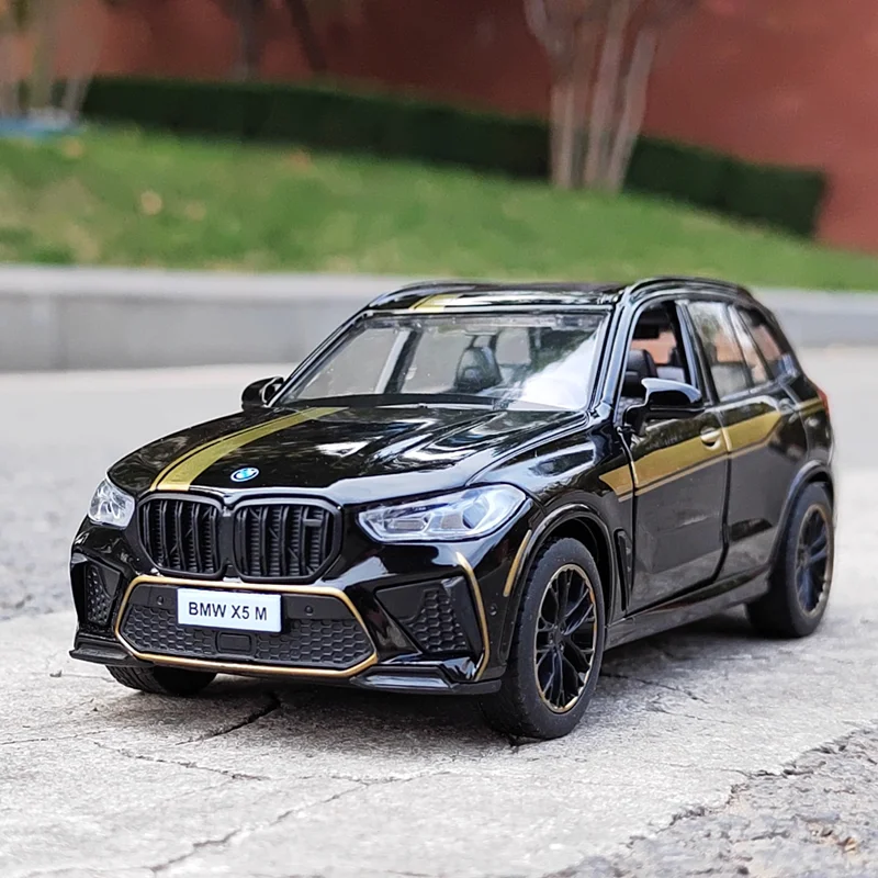 Caipo-Coche de juguete de aleación modelo BMW X5M X5 SUV, juguete de fundición fundida, sonido y luz para niños, 1:32