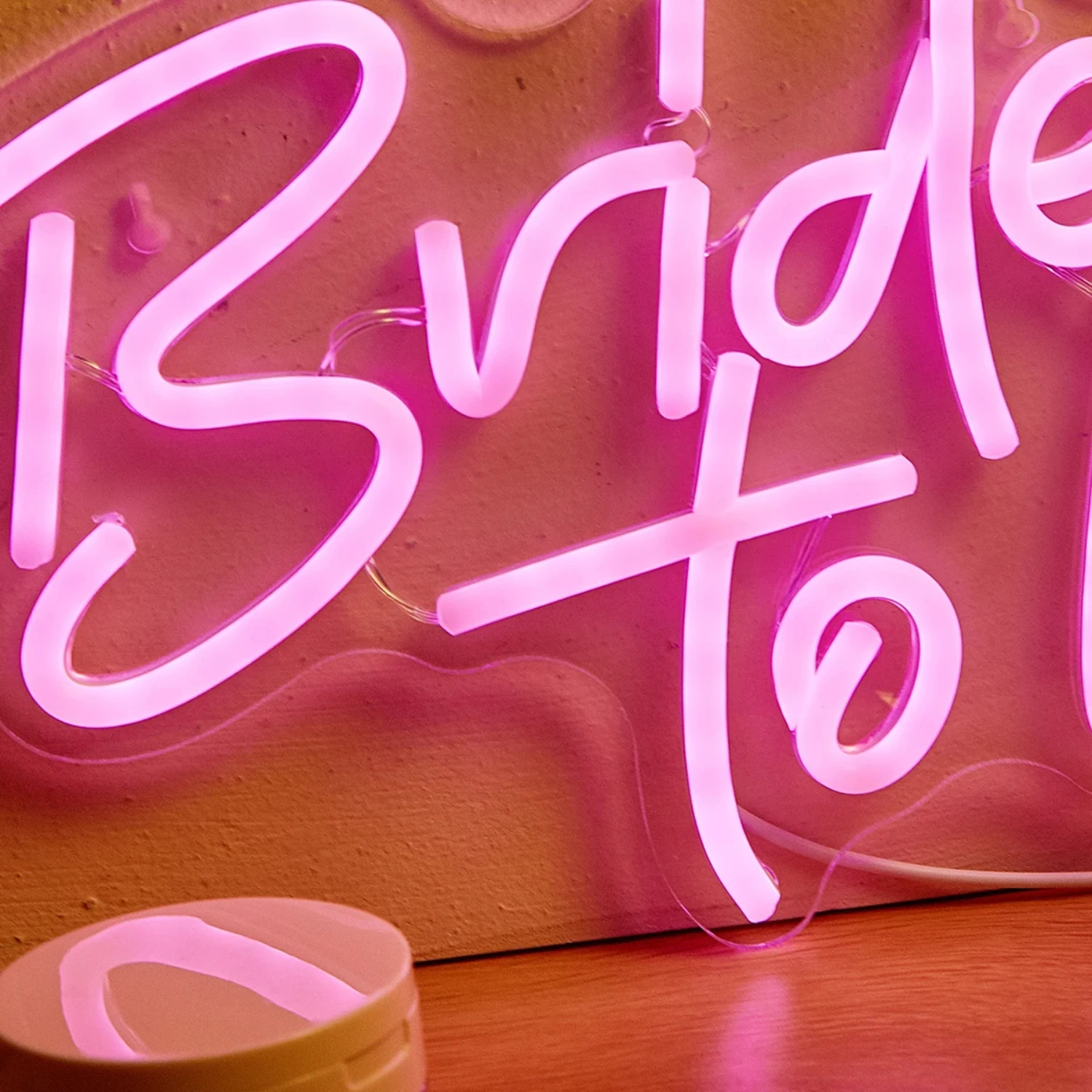 Bright and eye-catching 3D neon bride LED night light, perfect addition to your game room or bedroom. Exquisite and stunning wal