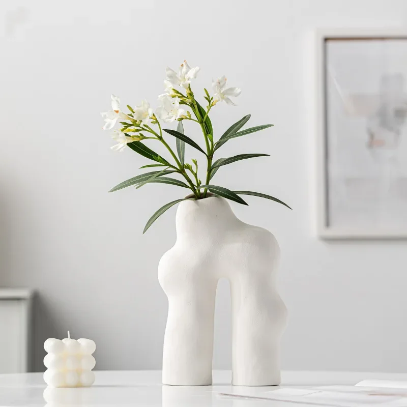 Creative Letter M White Ceramic Vase, Interior Decoration Ornament, Geometric Element Ceramic Flower Arrangement Container