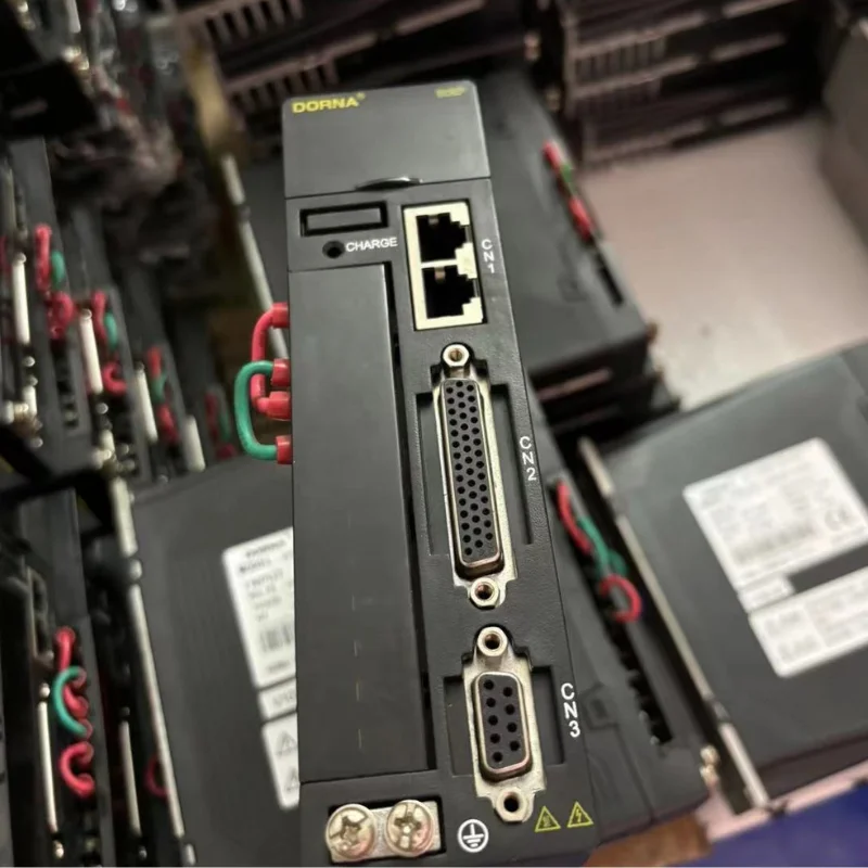 

Подержанный серводвигатель EPS-B2-0001AA-A000 мощностью 100 Вт протестирован в порядке и отправленный Quicklyse