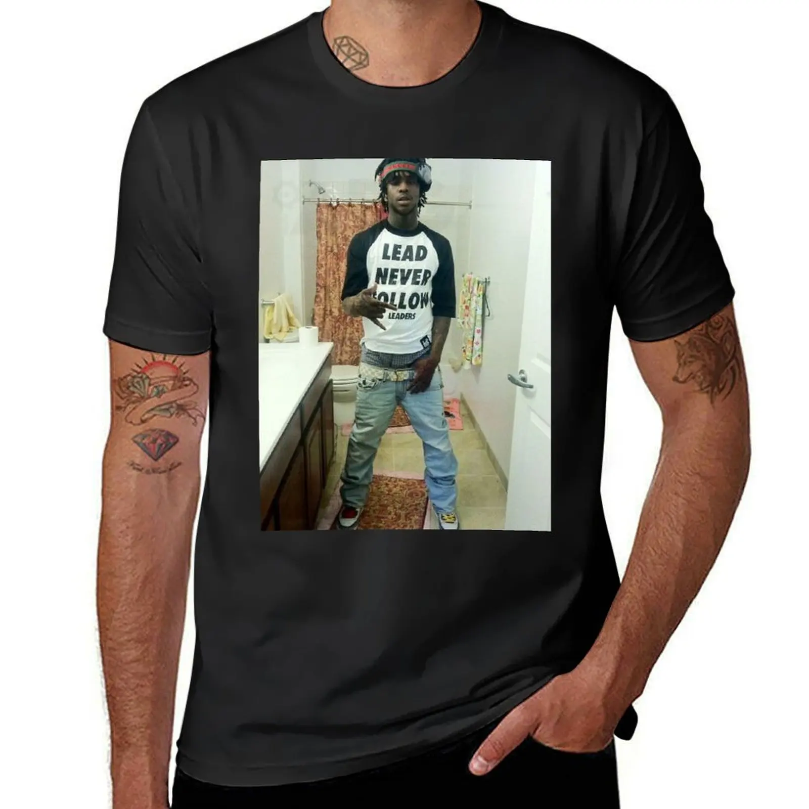 

keef in bathroom meme T-Shirt Short sleeve tee cotton graphic tees anime shirt compression shirt men