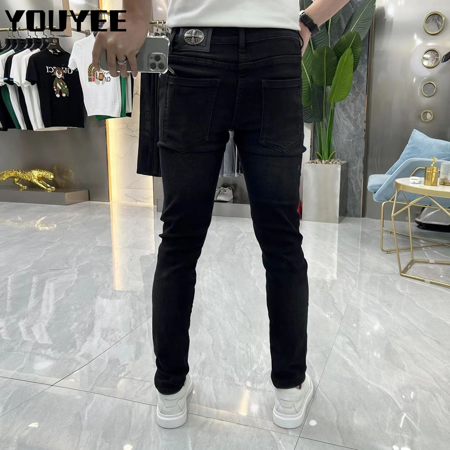 Männer Jeans 2022 NEW Schwarz Hot Bohrer Strass Niet Zerstört Zerrissene Dünne Leggings Stretch Denim Streetwear Männlichen Hosen