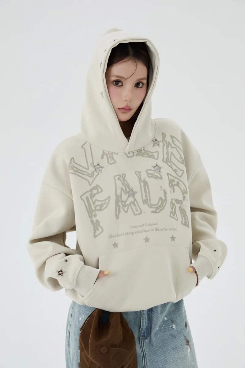 เสื้อฮู้ดวินเทจสไตล์อเมริกันย้อนยุคสำหรับผู้หญิงและผู้ชาย ลายปักดาว ดีไซน์เว้าหลวม ทรงหลวม สไตล์สตรีทแวร์สำหรับคู่รัก