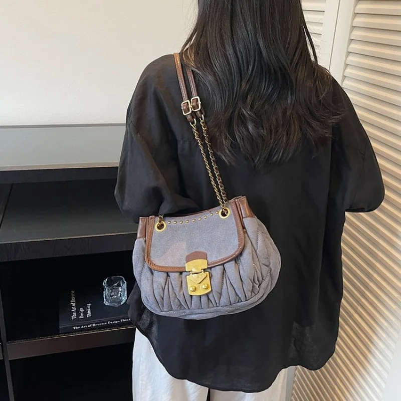 

Luxury Ladies Shoulder Bag Made Of Premium Leather Boasting Paris High-End Vintage Stylish Daily Look​