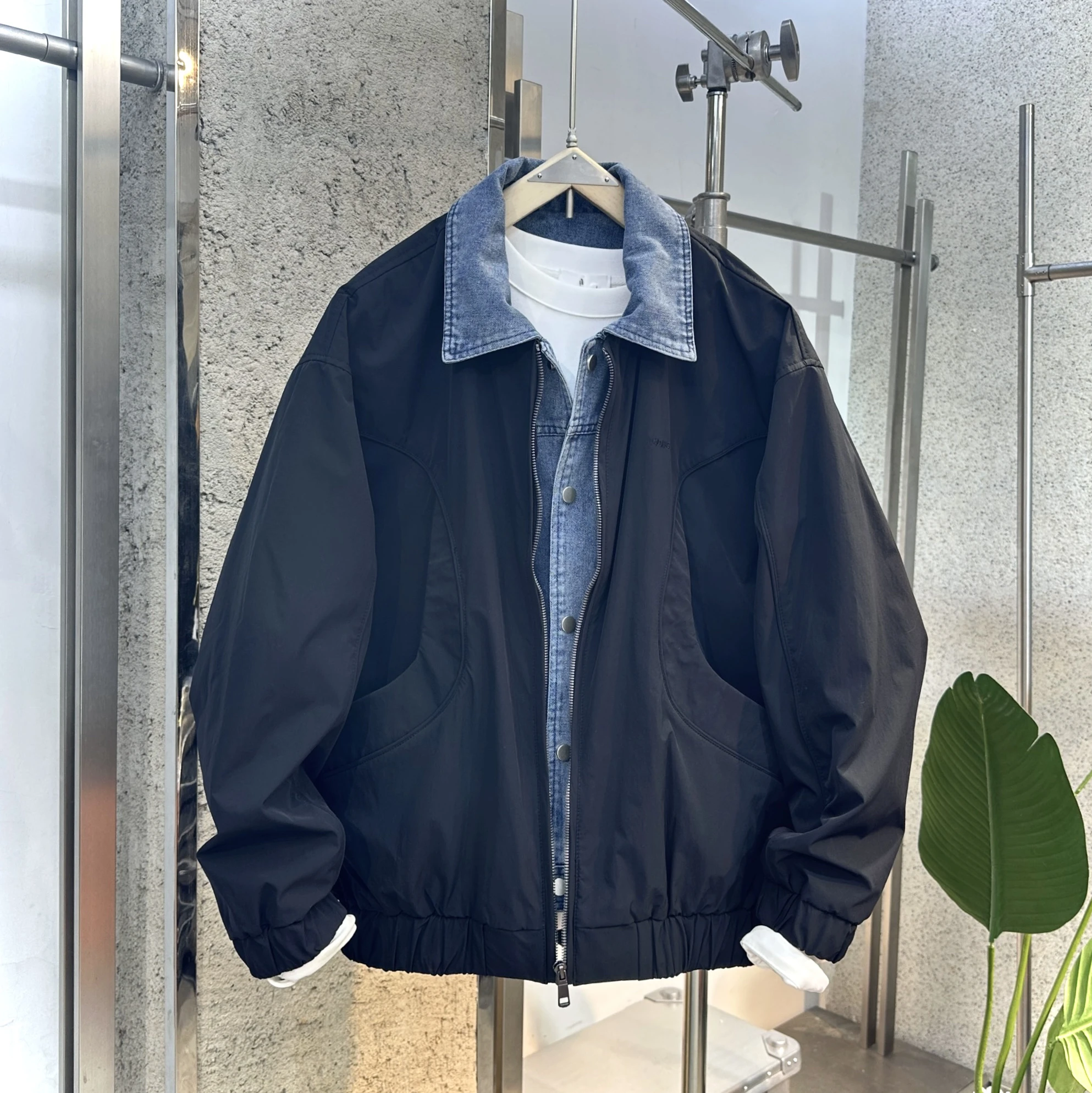 

Trendy Men's irt Sle Jaet Outerwear Loose Fit Spring Autumn Polyester Nylon Cosite Fiber Long Sve Zipper Closure