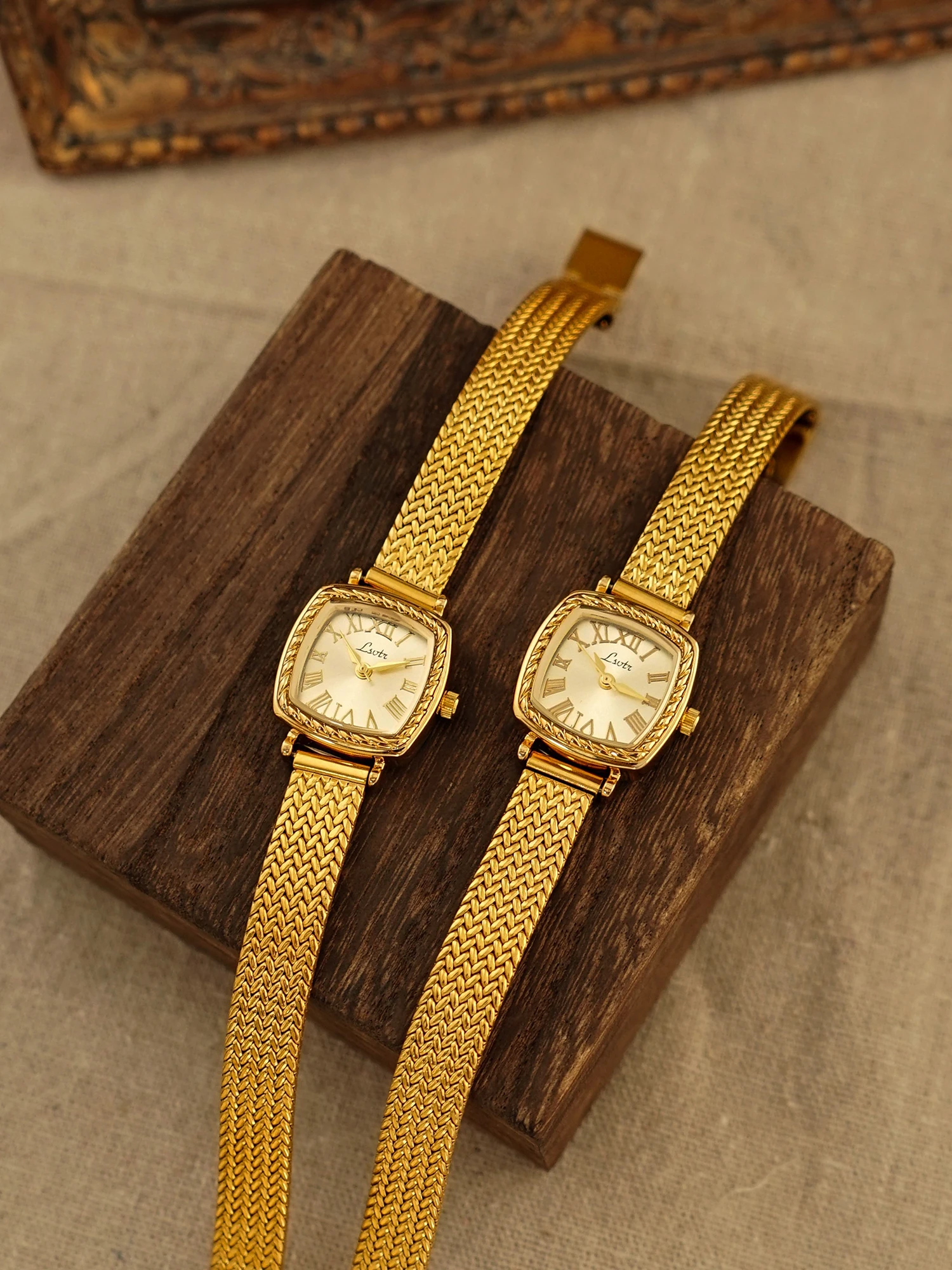 1pc French Vintage Style Gold Dial Quartz Copper Watchband Women's Wristwatch, Elegant, Fashionable, Exquisite And Compact, Idea