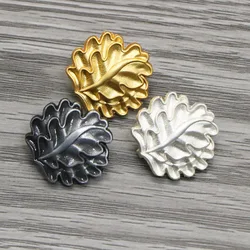 Large quantity of stock without sword Oak Leaf Medal Knight Medal accessories, snowflake emblem, iron cross brooch