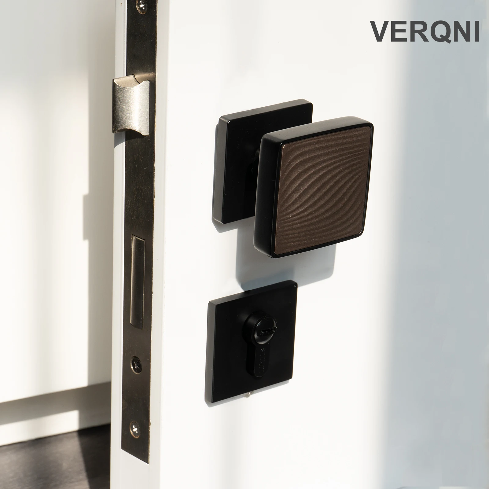 

VERQNI MANIGLIE & ACCESSORI HF2456 Minimalist Gold Mute Rectangle Modern zinc alloy Door knob key lock Interior Bathroom