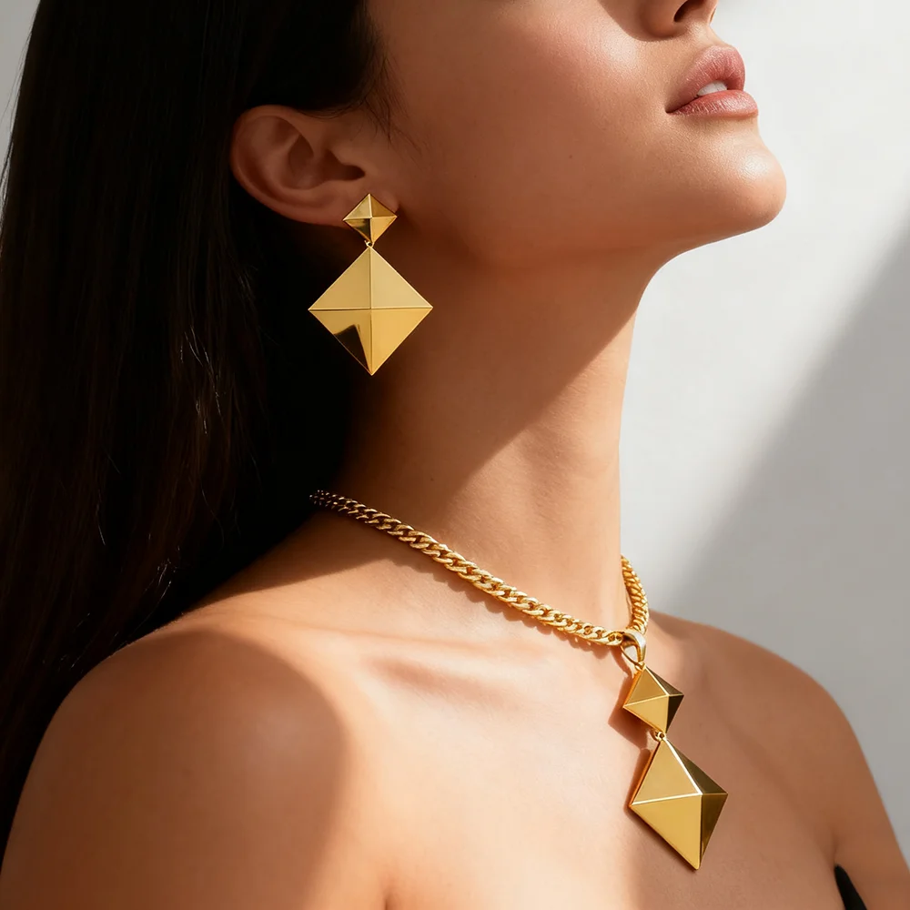 18K Goldfarbenes Schmuckset für Damen, Modisches Persönliches Einfaches Rhombus-Halsketten- und Ohrring-Set für Hochzeit, Party und Geschenke – Detail 3