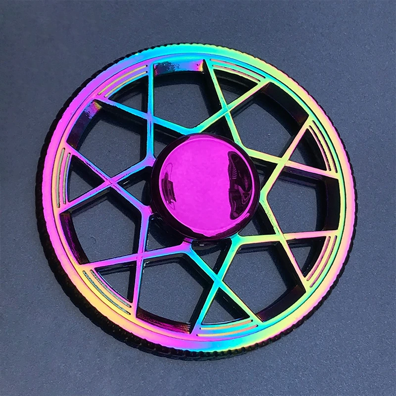 Farbverlauf Metall-Fidget-Spinner Regenbogen-Delfin-Spinnen-Blumen Spielkarten Handspinner Stressabbau-Fingerspielzeug – Detail 3