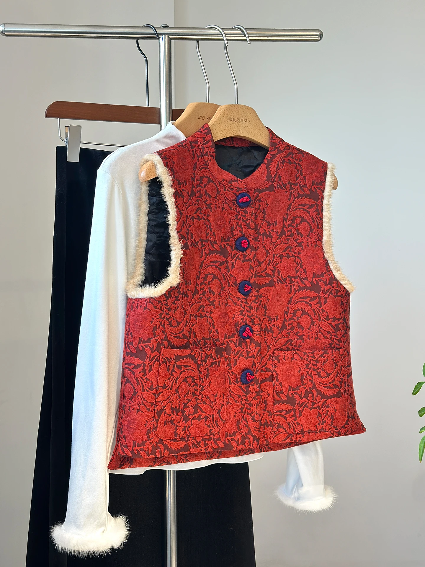 High-End Red New Chinese Style Vest Women's Western Youthful-Looking Quilted Outer Wear Year Clothes