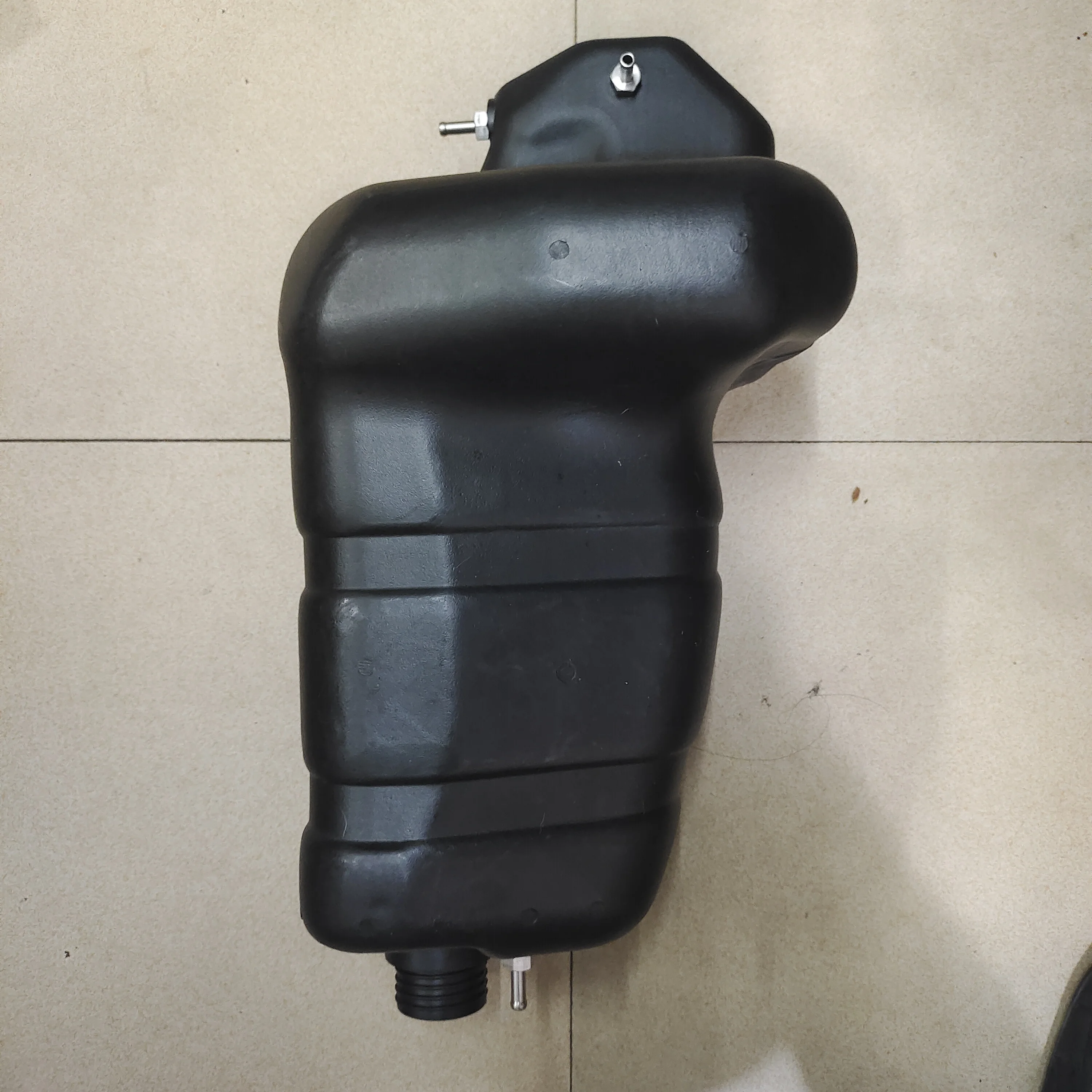 For Kubota u15 diesel fuel tank plastic fuel tank mechanical sub tank generator fuel tank