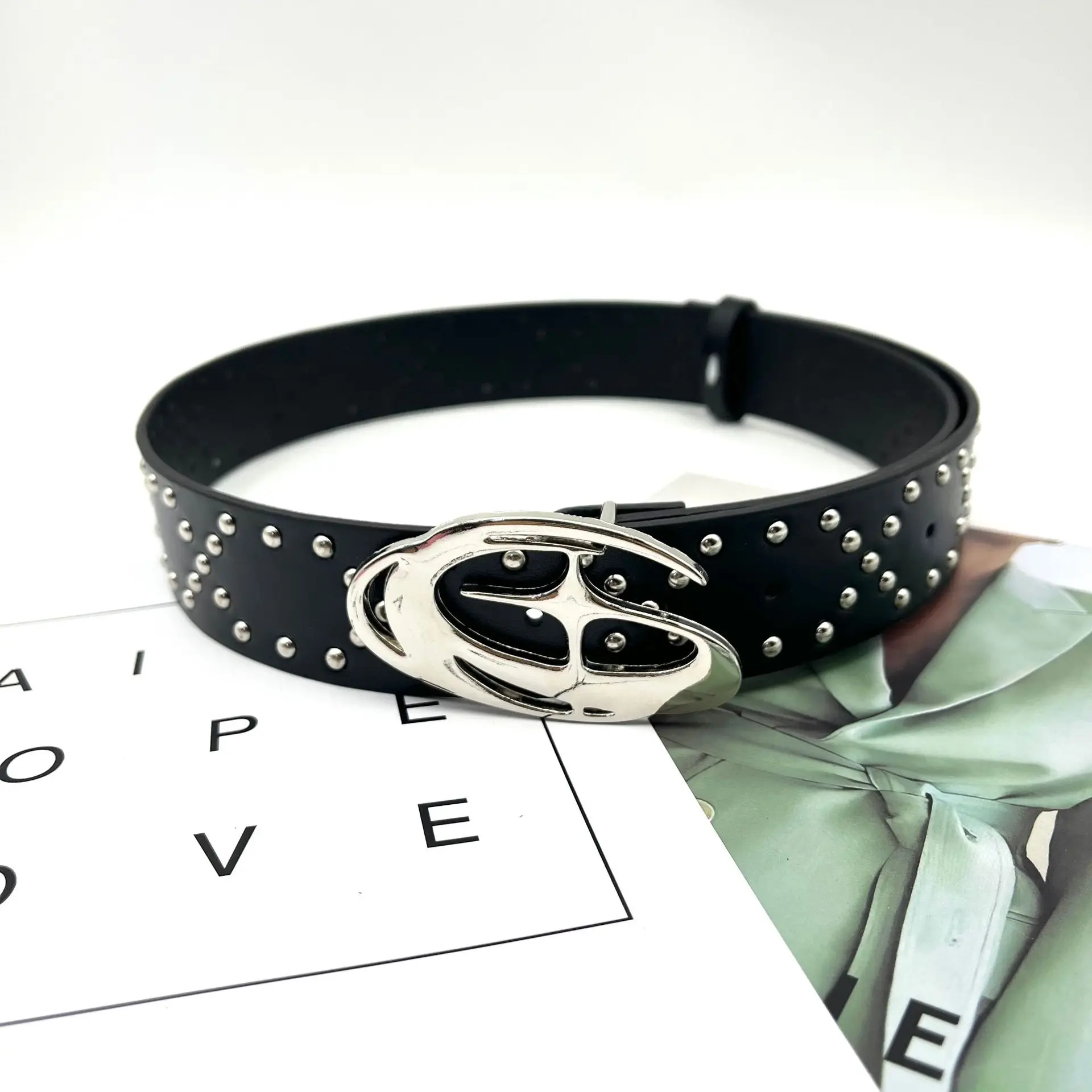 

2025 Women Punk Star Buckle Belt Design Cross Metal Vintage Gothic Men Women Y2K Belt Pu Leather Waistband Pants Jeans Lady Belt