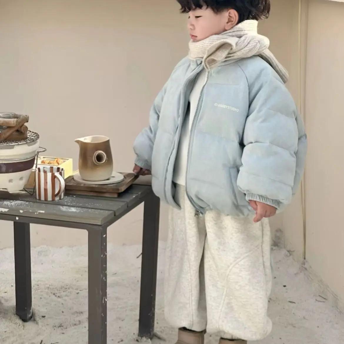 

Детская замшевая куртка с шелковой нитью для детей от 1 до 10 лет, корейская зимняя толстая парка для маленьких мальчиков, простое теплое пальто с хлопковой подкладкой и воротником-стойкой