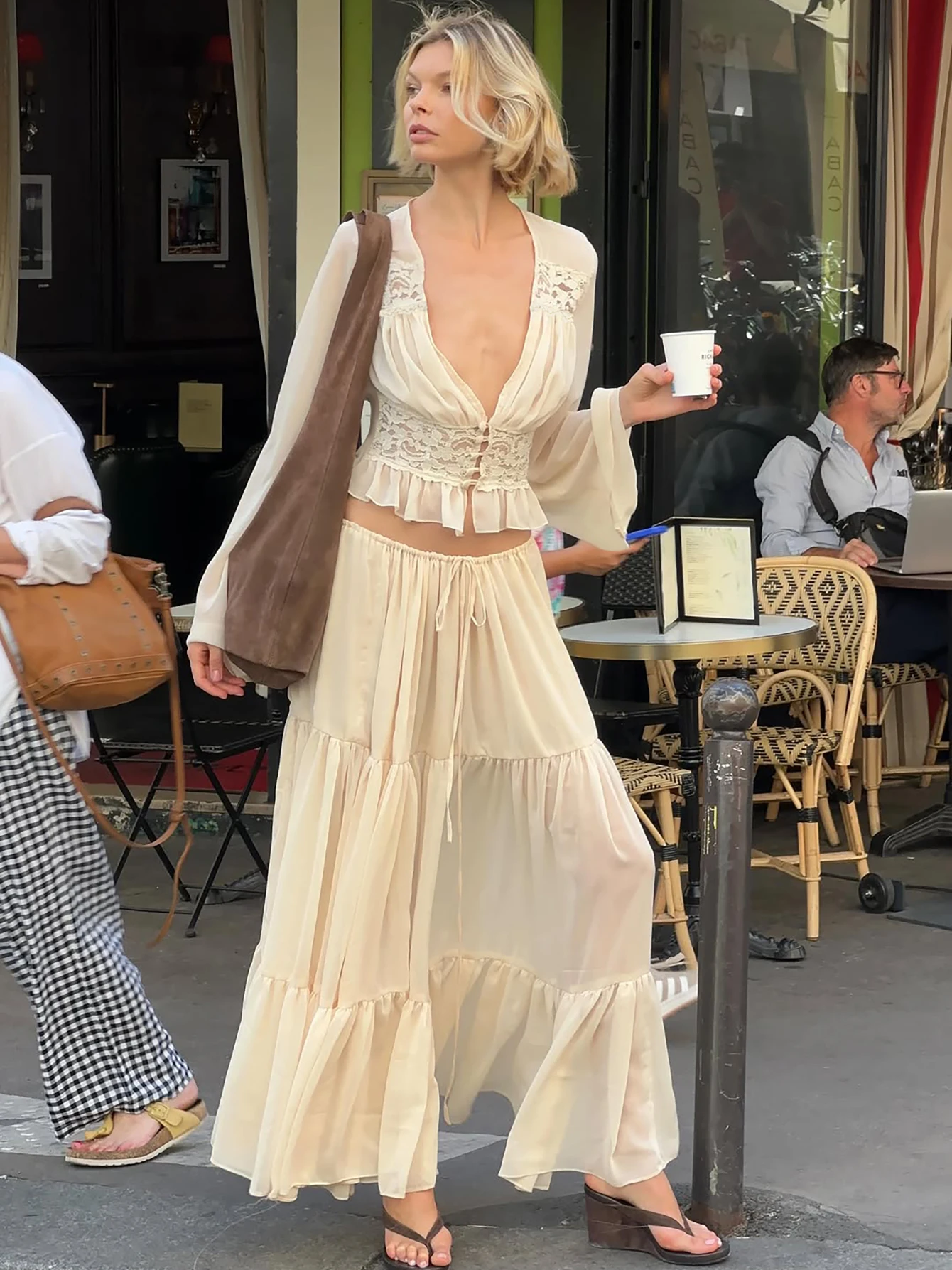 Hugcitar Modische 2-teilige Sets mit V-Ausschnitt, langen Ärmeln, Knöpfen, Patchwork-Spitzenoberteil, Kordelzug, plissiertem Maxirock, Urlaubsoutfit für Damen