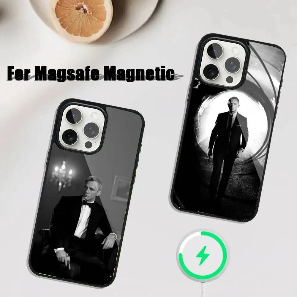 

D-Daniel Craig actor Phone Case For iPhone 17,16,15,14,13,12,11,Pro,Max,Plus,Mini,SE4,E Magnetic Magsafe Wireless Charging