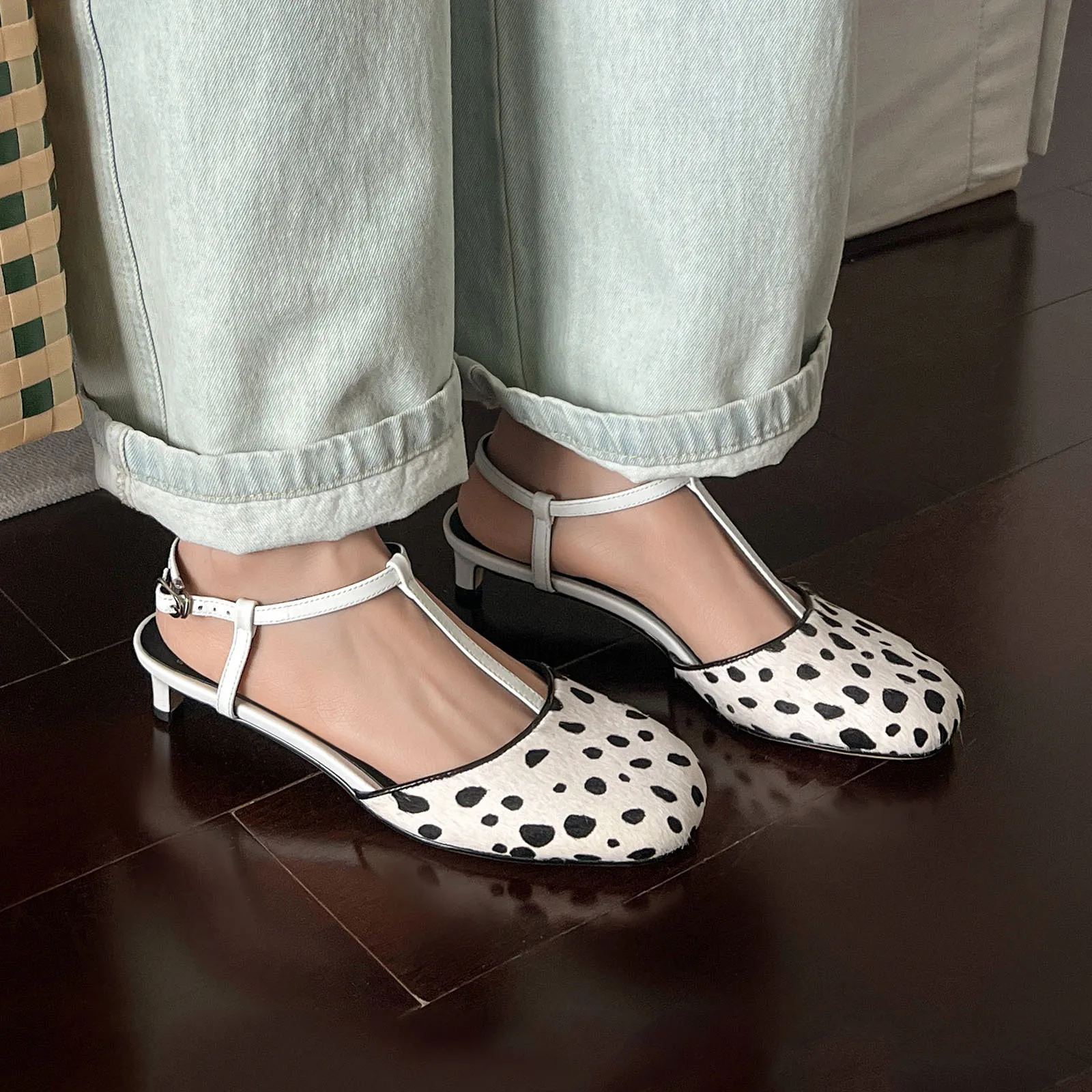 

Arden Furtado 2025 Summer Kitten heel horsehair T-Strap Sandals Round Toe Mixed Colors Thin Heel Buckle Strap Closed to sandals