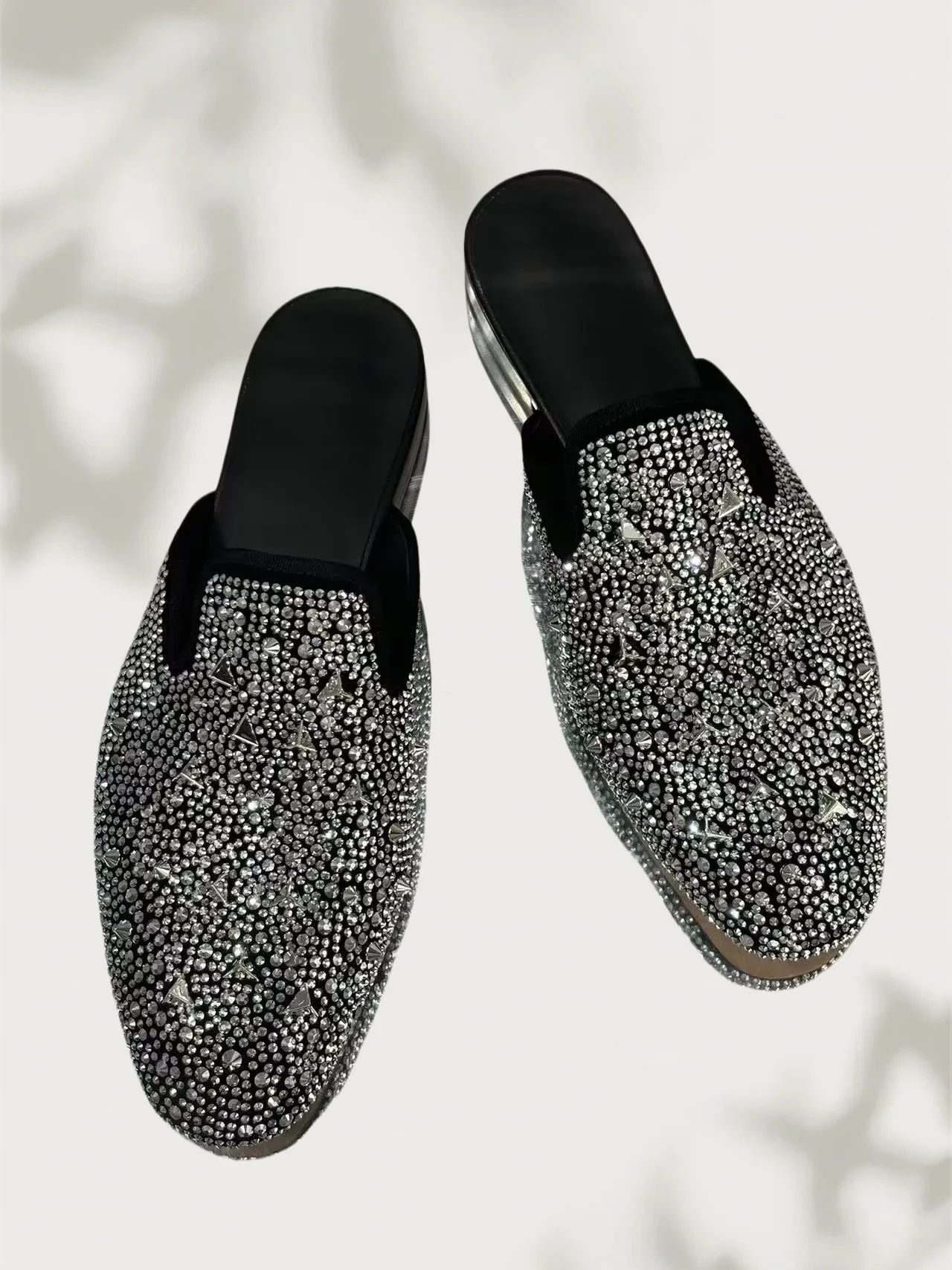 

2025 New Men's Black Slippers Outdoor Square Toe Flat Set Wear Metal Decoration Simple Punk Style Office Commuter Plus-Size Shoe