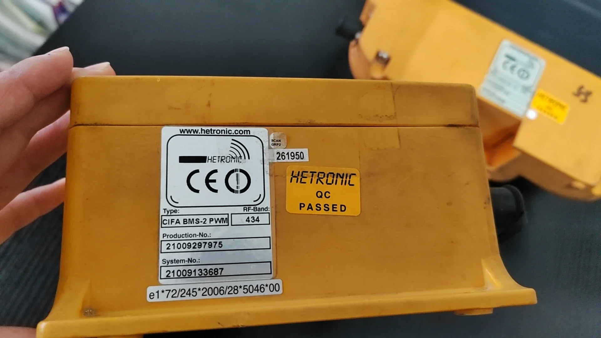 جهاز تحكم عن بعد مستعمل من هيترونيك Nova-XL 434 لمضخة الخرسانة Cifa