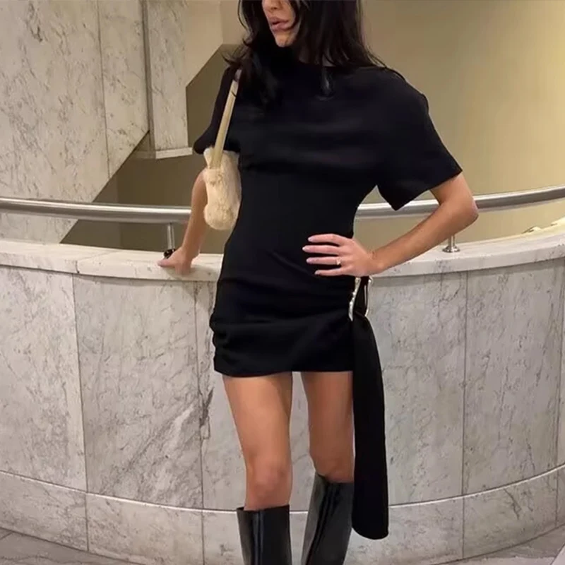 Vestido Moderno de Manga Corta con Cuello Redondo y Decoración de Hebilla de Herradura, Estilo Urbano, Prenda Única, Primaver...