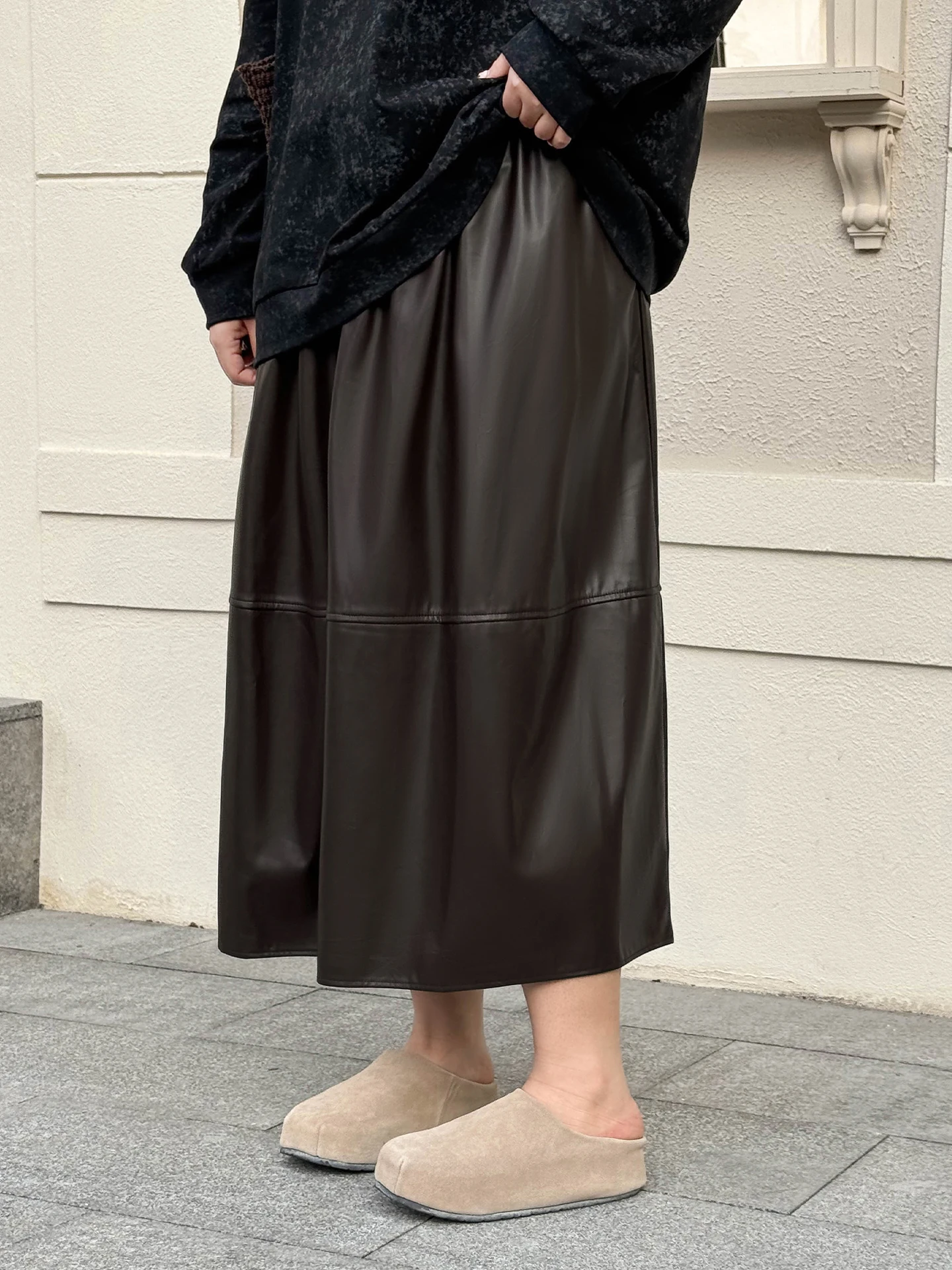 

plus Size Women's High Waist PU Leather Skirt Spring Season Versatile Loose Fit Meat Concealing Slimming Midi Skirt