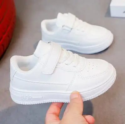 Zapatos blancos pequeños para niños y niñas, calzado deportivo de suela suave de cuero, para primavera y otoño, 2024