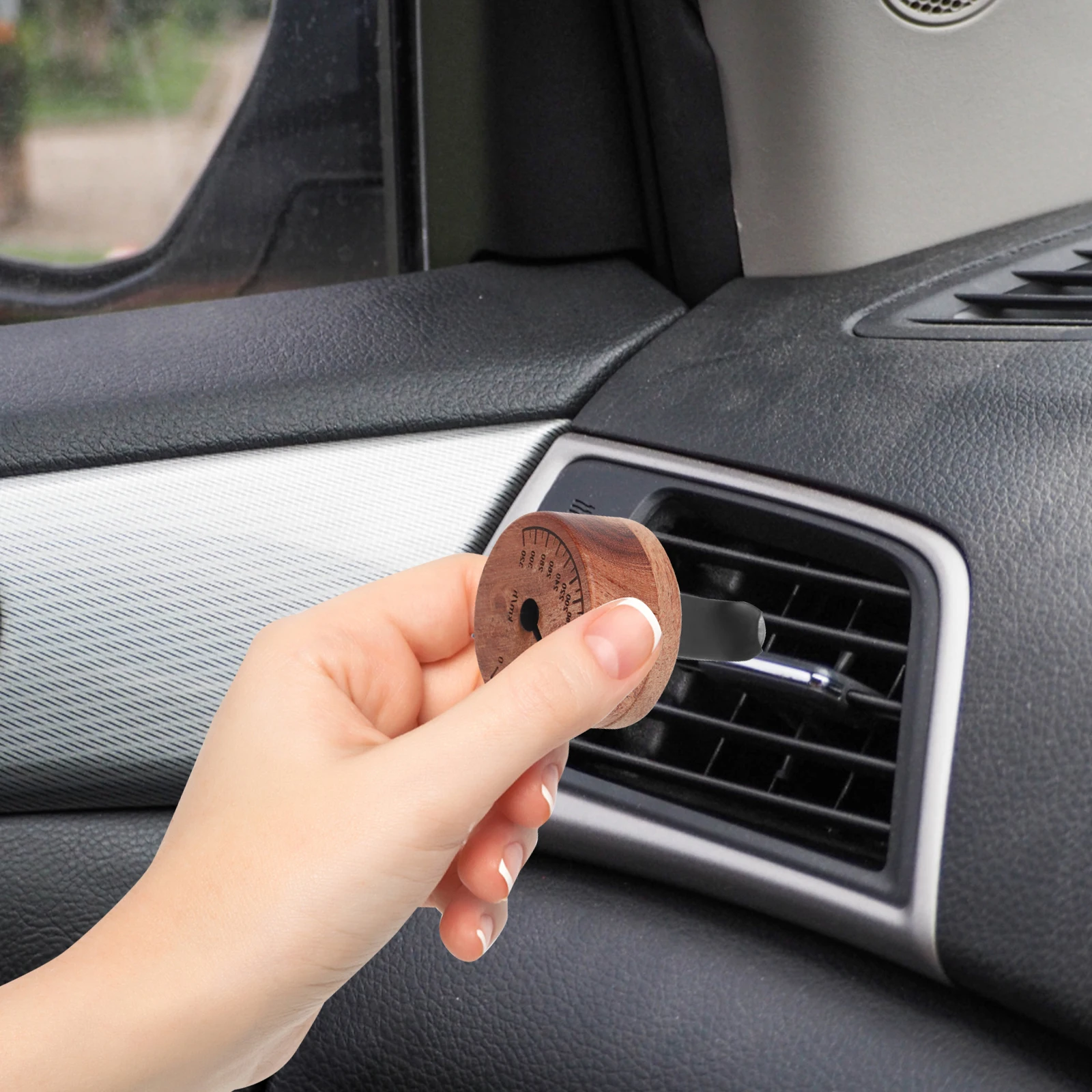 

Creative Car Aroma Fragrance Air Freshener Long-Lasting Essential Oil Compatible Wooden Scent Diffuser Vent Freshener Outlet