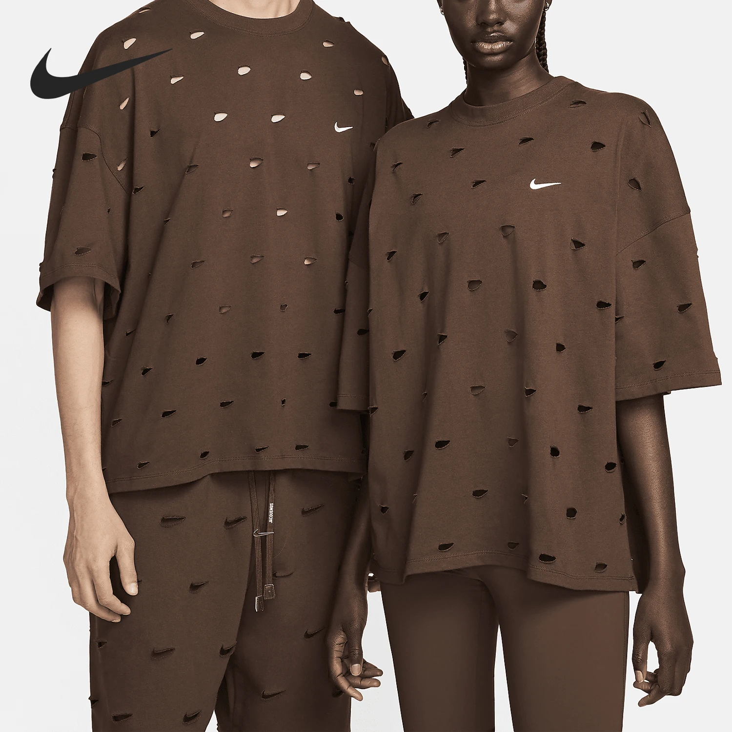 

Nike genuine Jacquemus Swoosh men's and women's fashionable loose short sleeved FJ3478-259