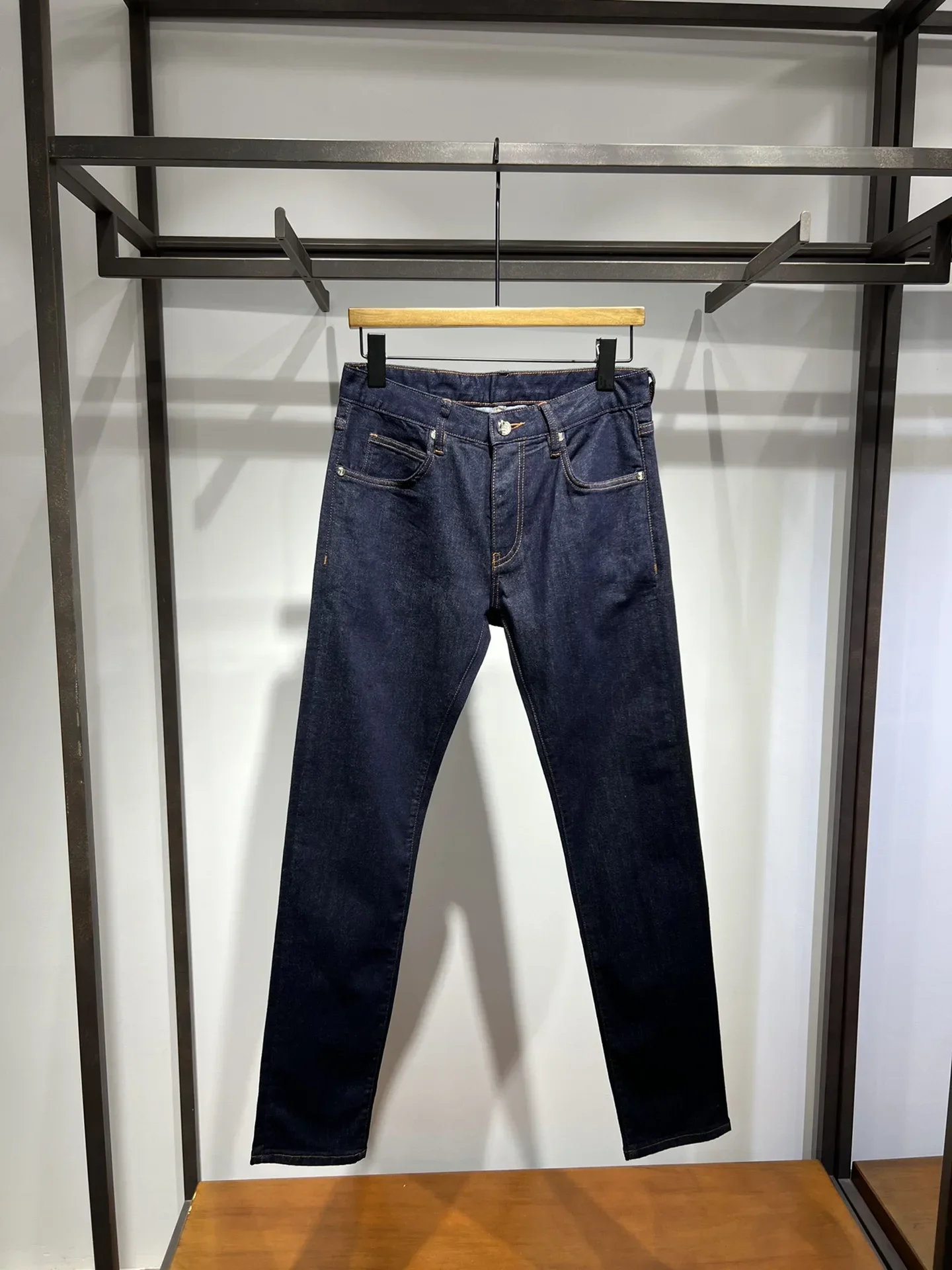 

2024 DIKU men's spring/summer jeans have a beautiful, refreshing, and comfortable color, with excellent upper body