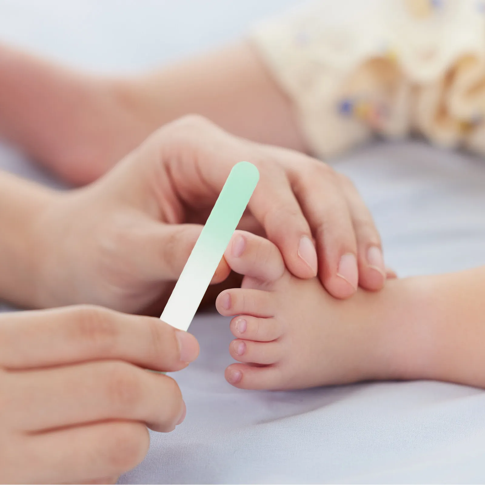 

Набор для ухода за ногтями: безопасные кусачки с закругленными концами для новорожденных, младенцев и малышей, в мультяшном футляре, набор для ухода за ногтями, инструменты для ухода за ногтями