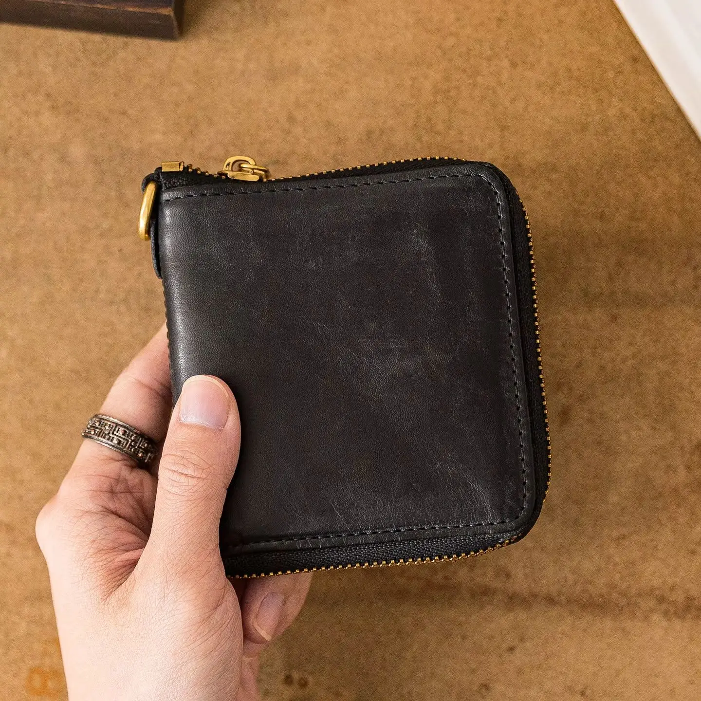 Fashion designers handmade genuine leather men's wallets Simple daily travel luxury real cow leather ID cardholder coin purse
