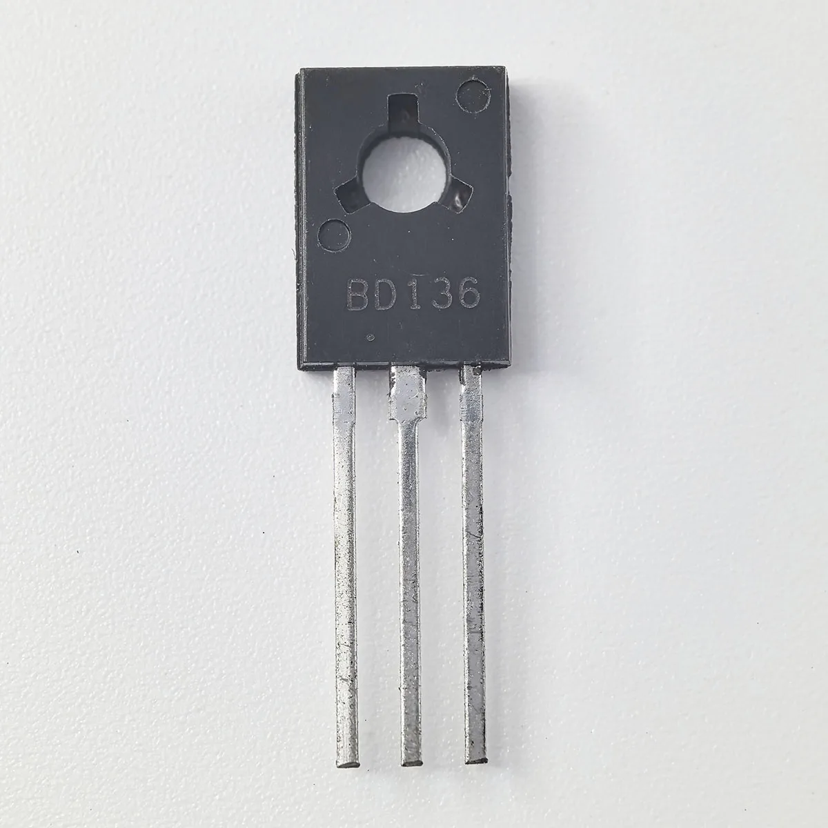 BD136 BD138 BD140 BD135 BD137 BD139 1.5A 45V/60V/80V TO-126 Epitaxial Silicon Transistor