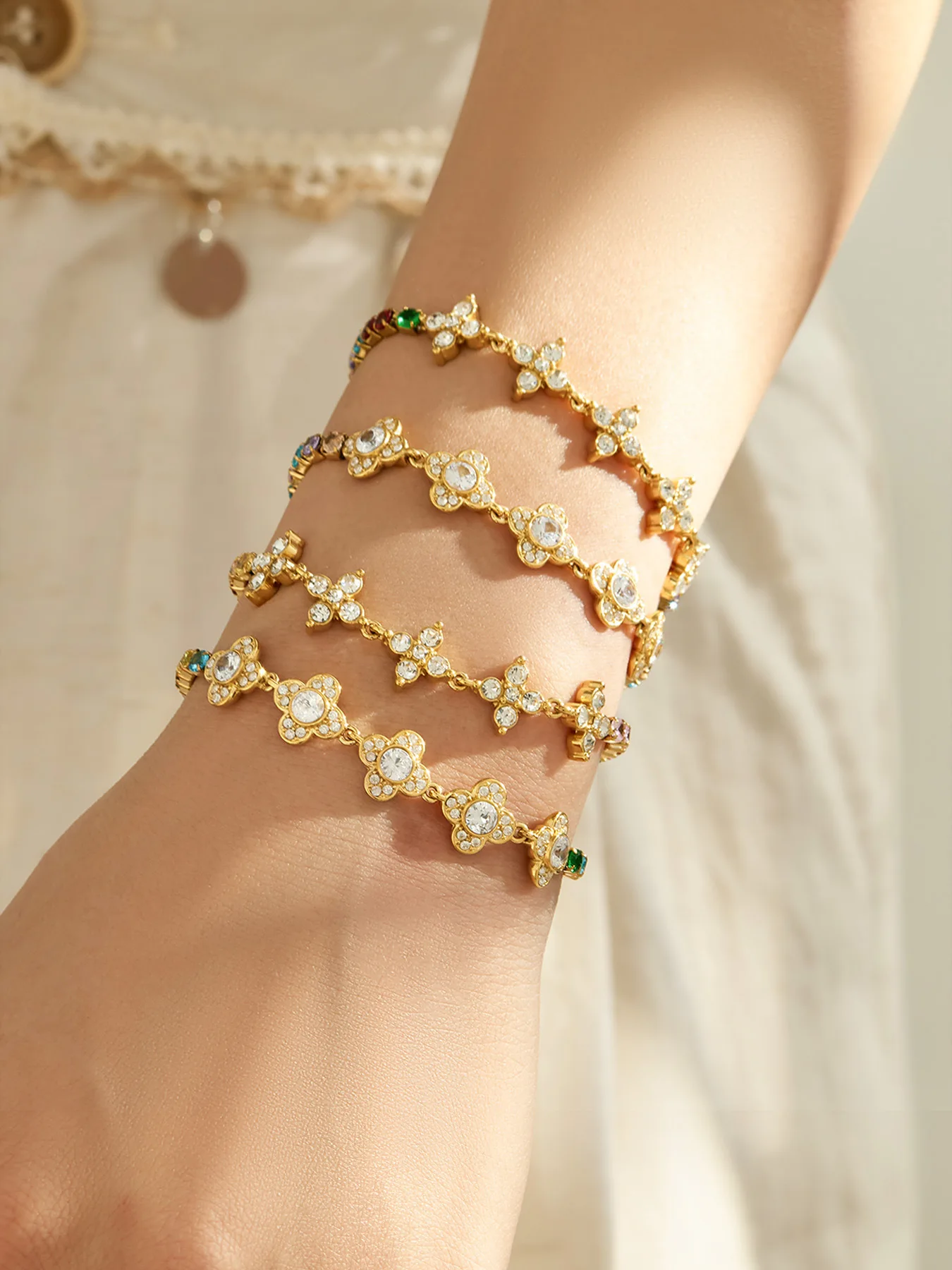 Farbiges Zirkon-Armband Tennis-Armband Edelstahl-Kettenarmbänder 18k Vergoldet Mit CZ-Blumen-Charm-Armbändern für Damen – Detail 6