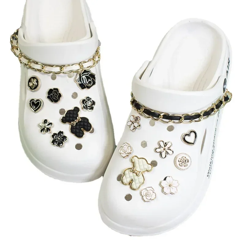 2024 New Shoe Charms Bears Designer fai da te Cute Candy Flowers accessori per la decorazione per zoccoli bambini ragazzi donne ragazze regali