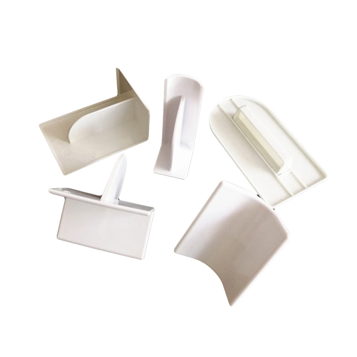 

5pcs DIY Cake Fondant Scraper Smoother Dessert Pastry Decorating Mold Cream Spatula Baking Tools (White)
