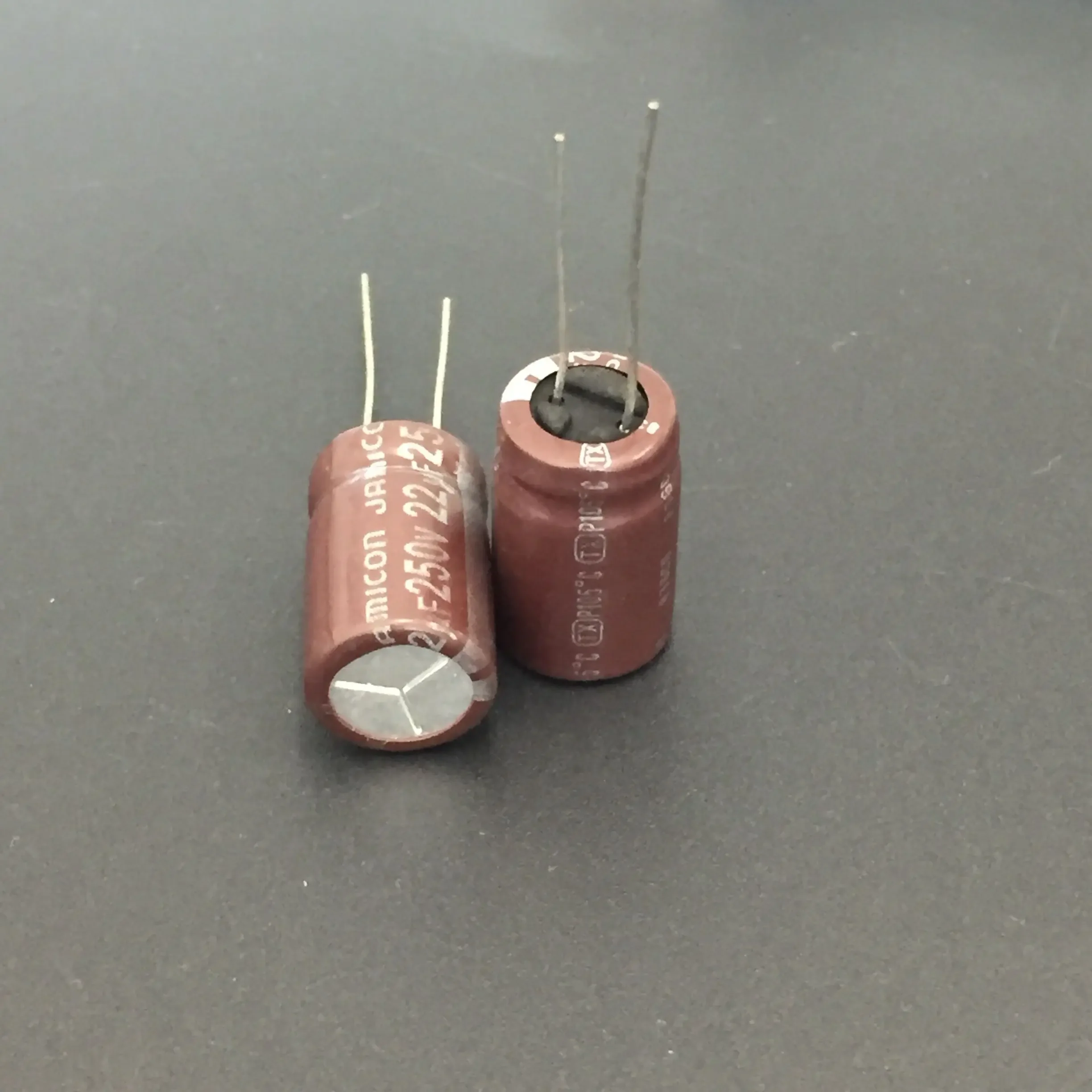 5pcs/50pcs 22uF 250V JAMICON TX Series 12.5x20mm High Quality 250V22uF Aluminum Electrolytic capacitor