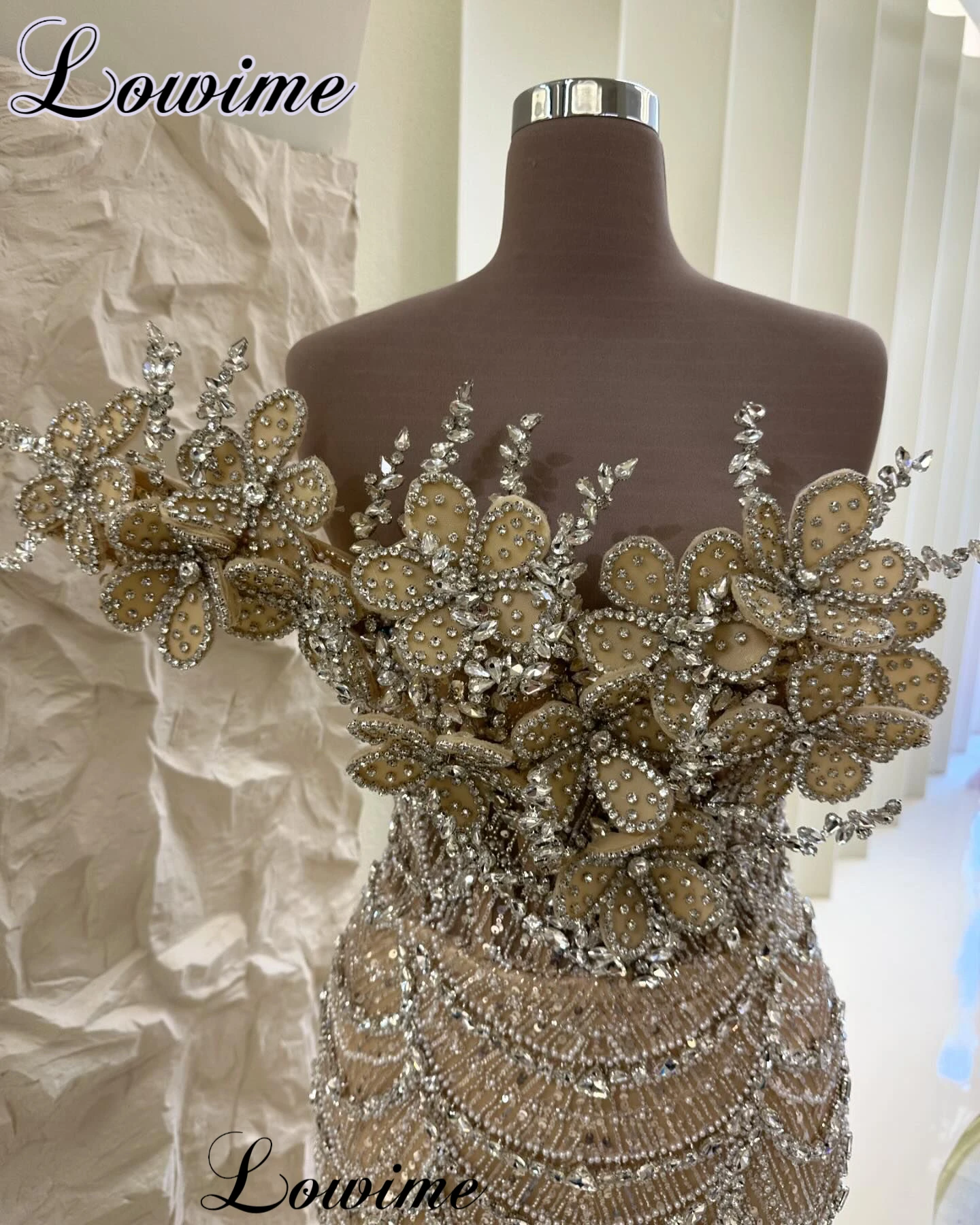 2024 New Champagne Evening Dresses Luxury Crystals Mermaid Celebrity Dresses For Women Robes De Soirée Cocktail Dresses Custom