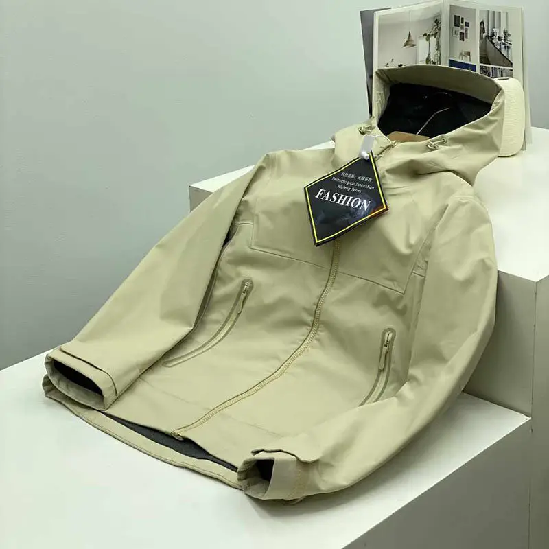 2026 Outdoor Fashion Casual Skiing Men's Sports Plus Fleece Soft Shell British Style Fishing Retro Seamless Adhesive Jacket