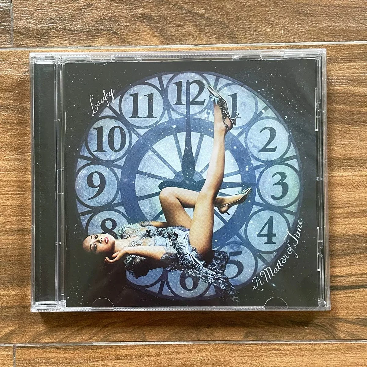 

Laufey Matter of Time 2025 CD Jazz Indie Folk Classical Fusion Элегантная вокальная коллекция