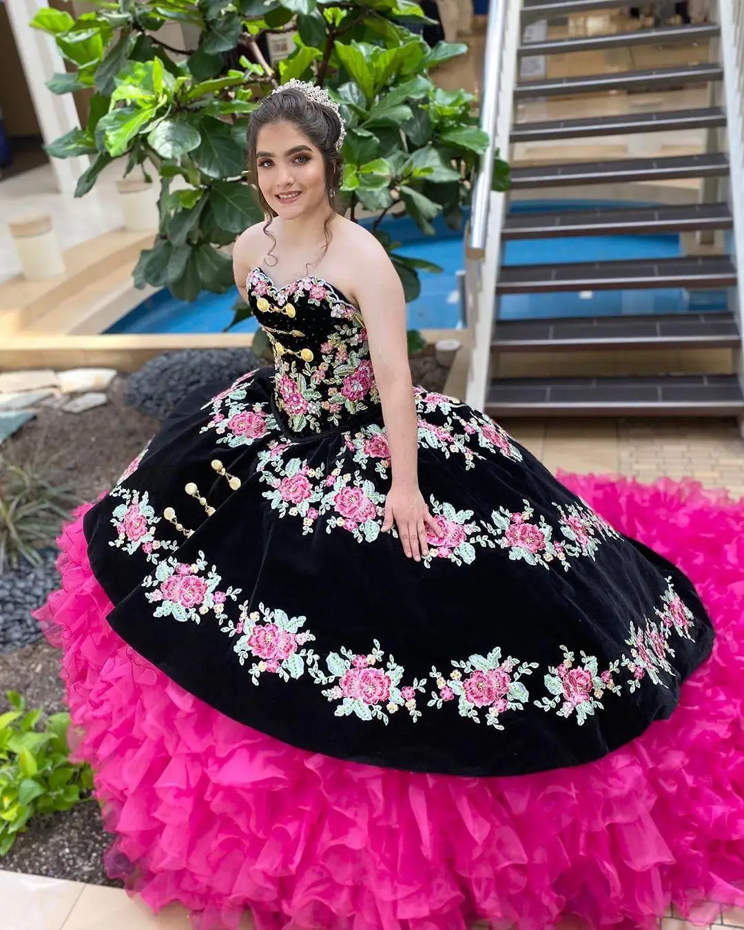 Черные платья Charro Quinceanera, бальное платье, милое платье из органзы с аппликацией и оборками, мексиканские милые платья 16 лет