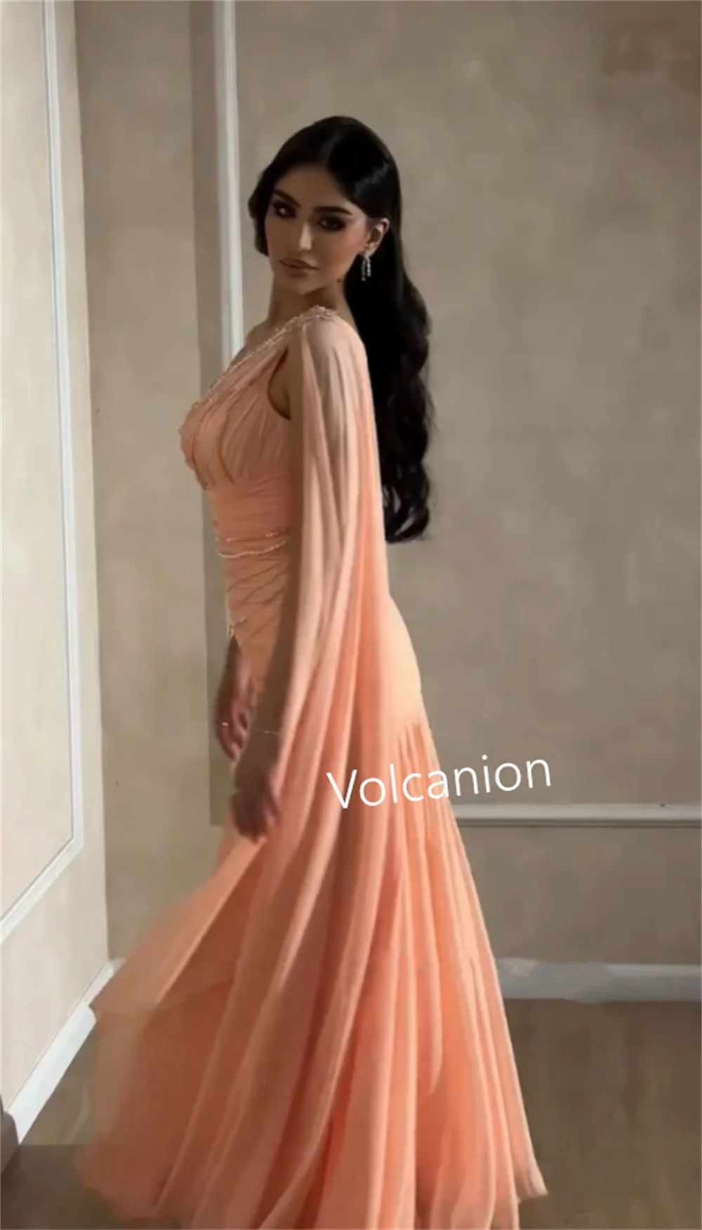 Gaun Panjang Satu Bahu A-line Manik-manik Wiru Sifon Kustom Dipesan Lebih Dahulu Acara Prom Pencocokan Formal Yang Indah