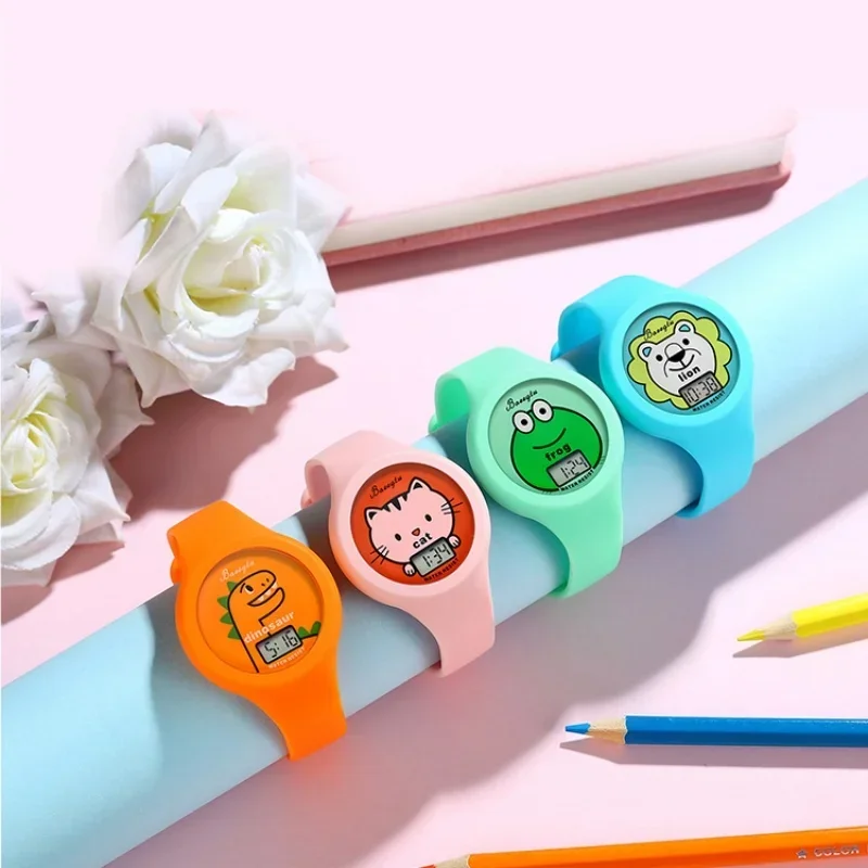 Desenho infantil Little Dinosaur and Crocodile Watch, pulseira de silicone impermeável, lindos relógios eletrônicos, presente para menina e menino