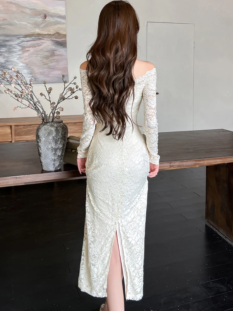 Sukienka damska długa, seksowna, z białej koronki, ażurowa, z dekoltem typu slash neck, elegancka, dopasowana, na studniówkę, jesień-zima, vintage, 2025.