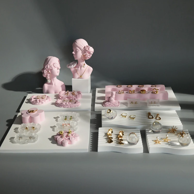 Necklace Holder Ring Display Pink Theme Jewelry Store Window Display Plaster Cajas De Joyería Organizador