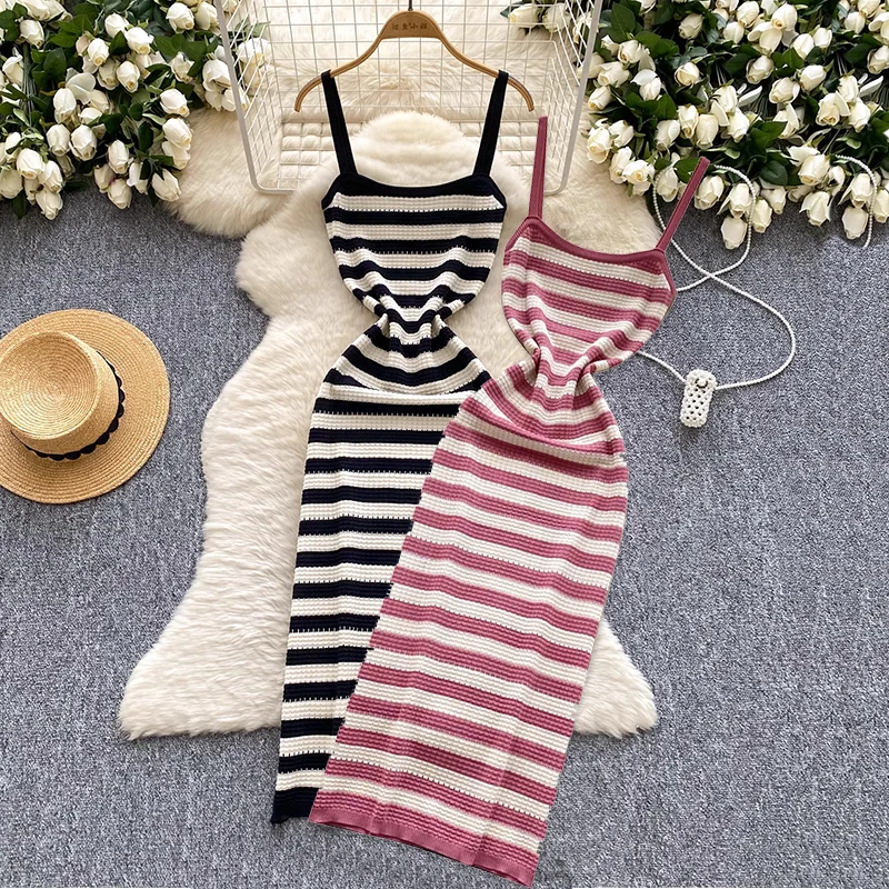 2025 streifen Ins Mode Sexy Paket Hüften, Figurbetontes Kleid Dame Neue Streifen Gestrickte Spaghetti-trägern Outfits Maxi Lange Frauen Kleid