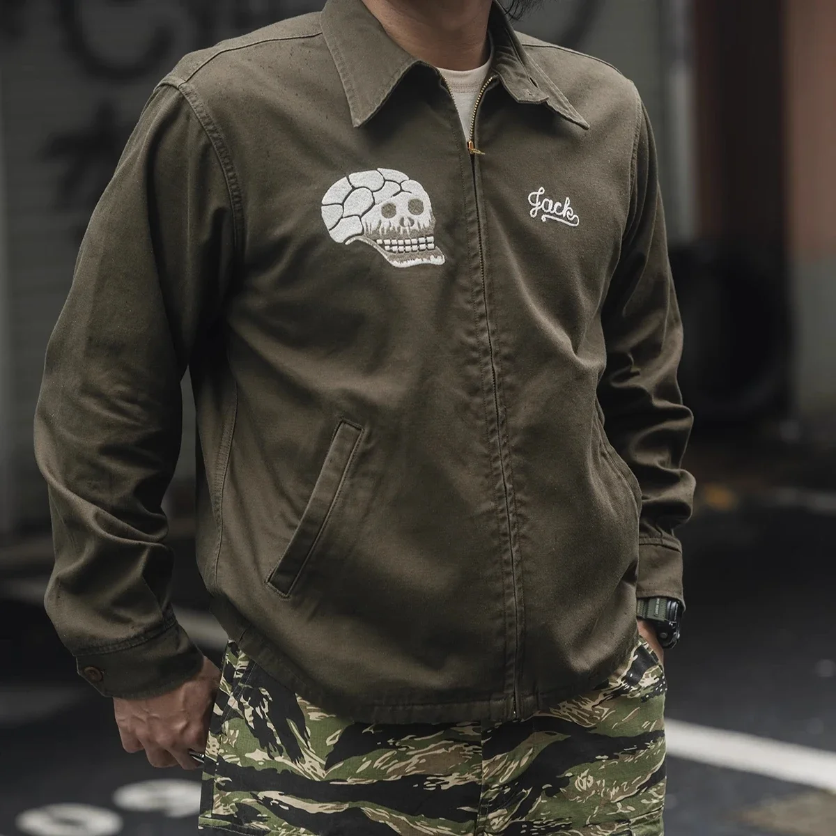 

Bomber Cowboy Embroidery Work Ffa Cotton Trucker Jacket Vietnam War Skull & Snake Souvenir Tour Jacket Men's Zip Up Outerwear