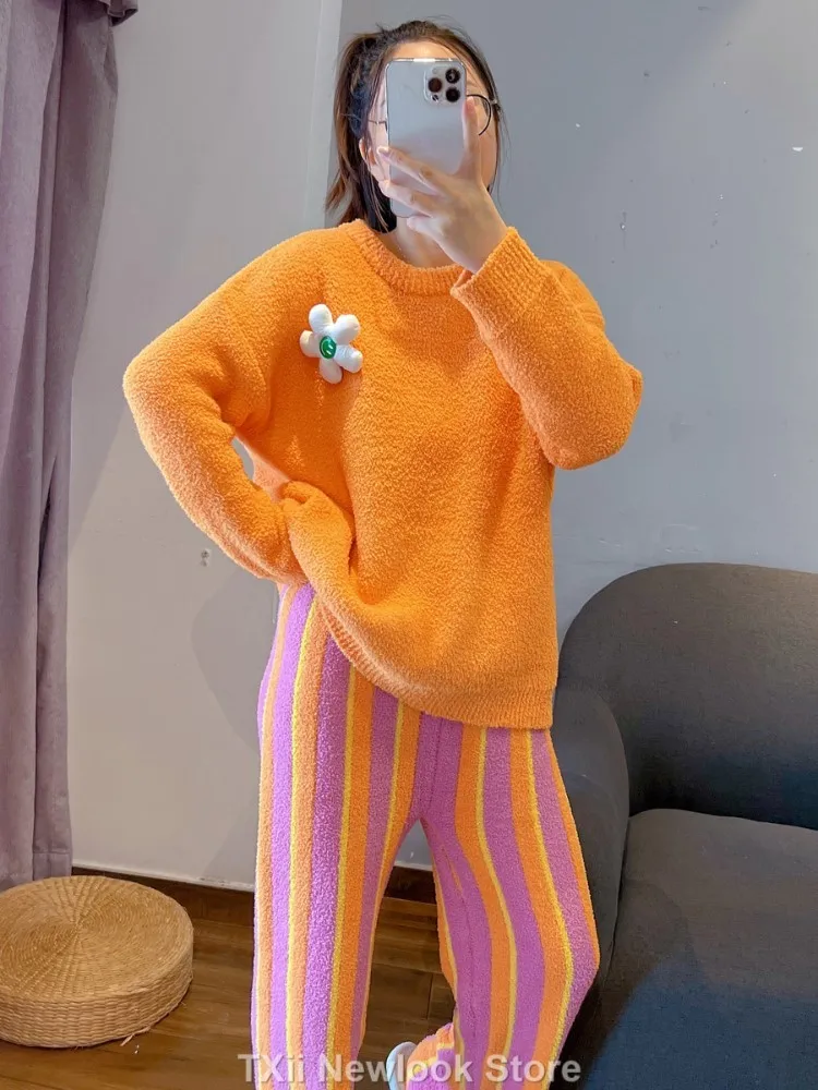 TXii Purple and Orange Pajamas Set Sweet Flower Pajamas for Women, Winter Season, Thick Coral Fleece, Half-sleeve Robe Set