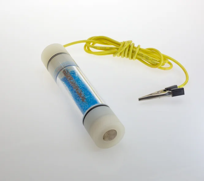electrodo-de-referencia-portatil-de-sulfato-de-cobre-con-nucleo-ceramico-poroso-y-base-de-tapon-de-madera