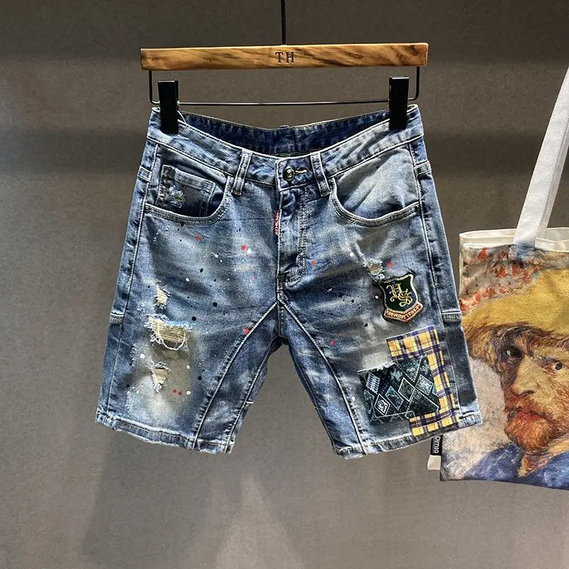 Wysokiej jakości luksusowa odzież Streetwear koreańska kowbojska modna haftowana naszywka spodenki do kolan męskie letnie dżinsy na co dzień