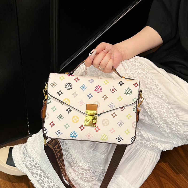 

Women's Luxury Leather Fashion Shoulder Bag Elegant Classic Designer Crossbody Tote Handbag For Urban Daily Lifestyle